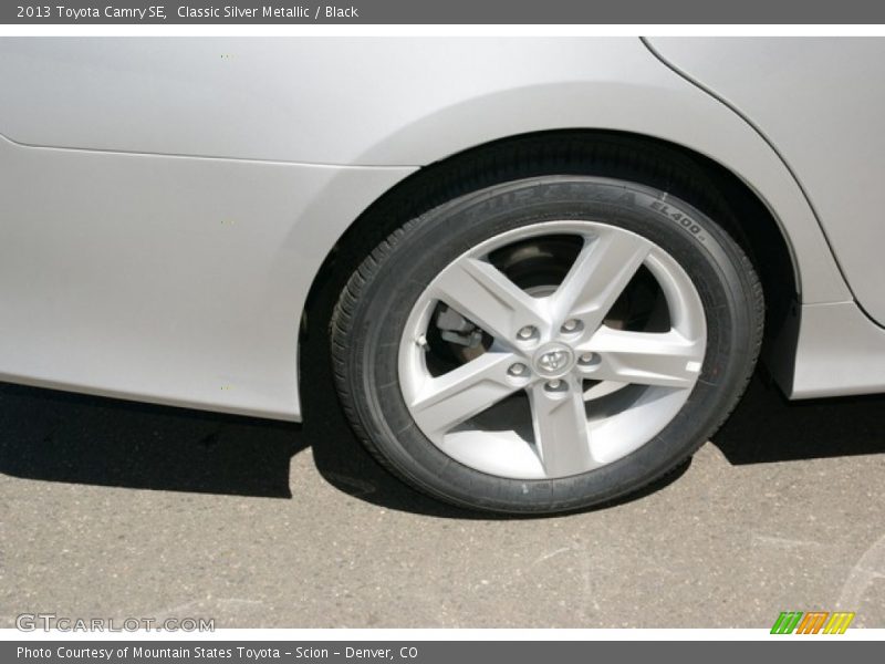 Classic Silver Metallic / Black 2013 Toyota Camry SE