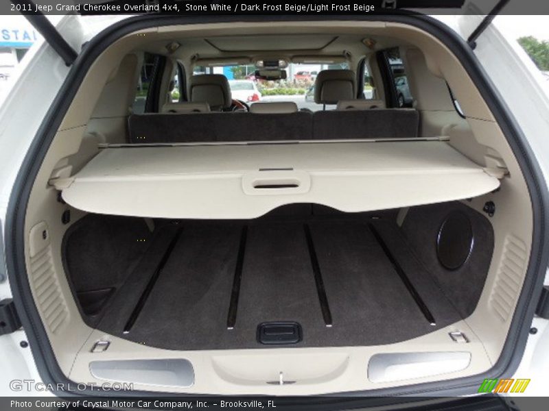  2011 Grand Cherokee Overland 4x4 Trunk