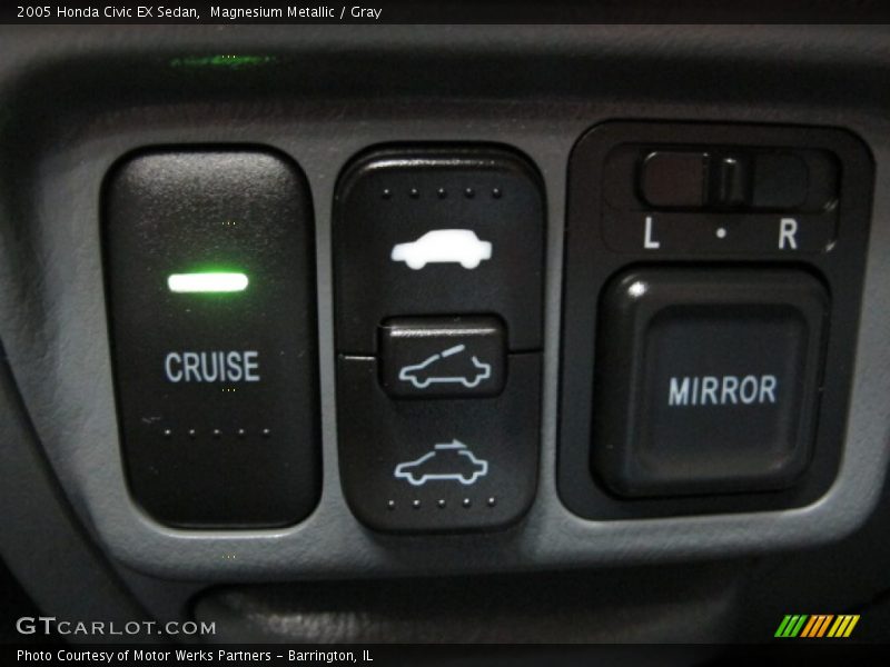 Controls of 2005 Civic EX Sedan
