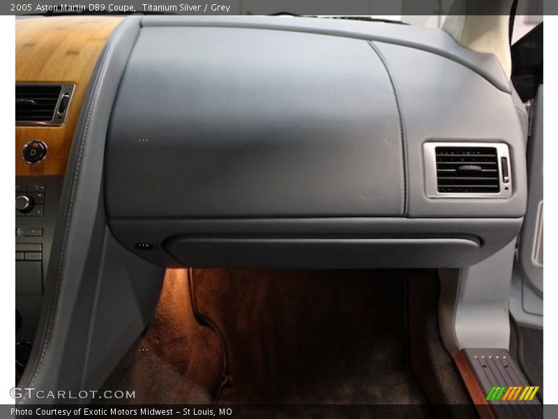 Dashboard of 2005 DB9 Coupe