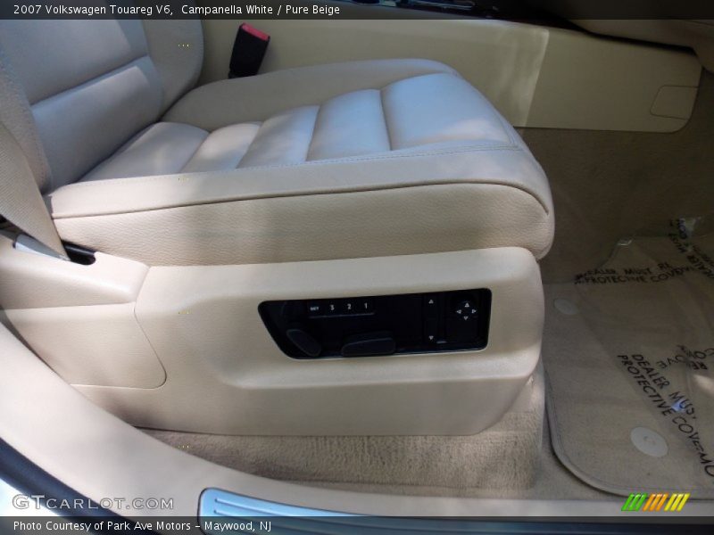 Campanella White / Pure Beige 2007 Volkswagen Touareg V6