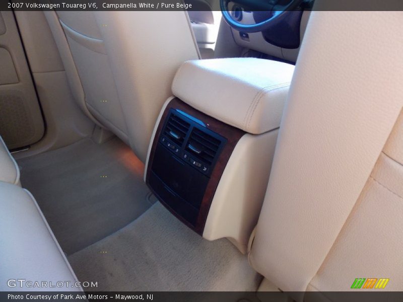 Campanella White / Pure Beige 2007 Volkswagen Touareg V6