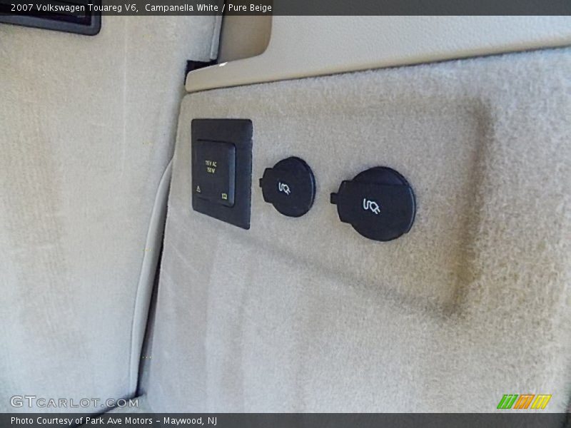 Campanella White / Pure Beige 2007 Volkswagen Touareg V6