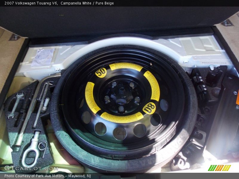 Campanella White / Pure Beige 2007 Volkswagen Touareg V6