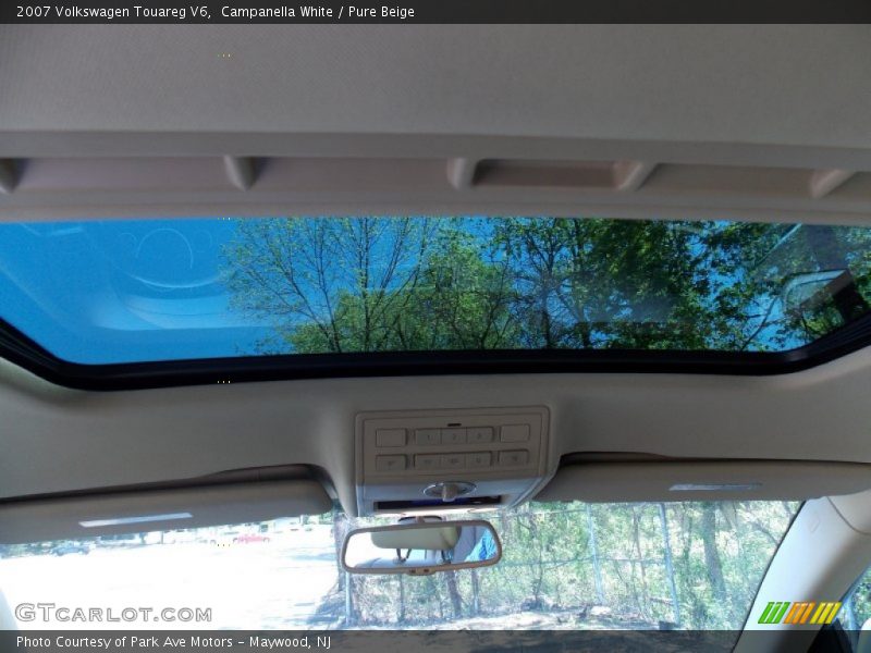 Campanella White / Pure Beige 2007 Volkswagen Touareg V6