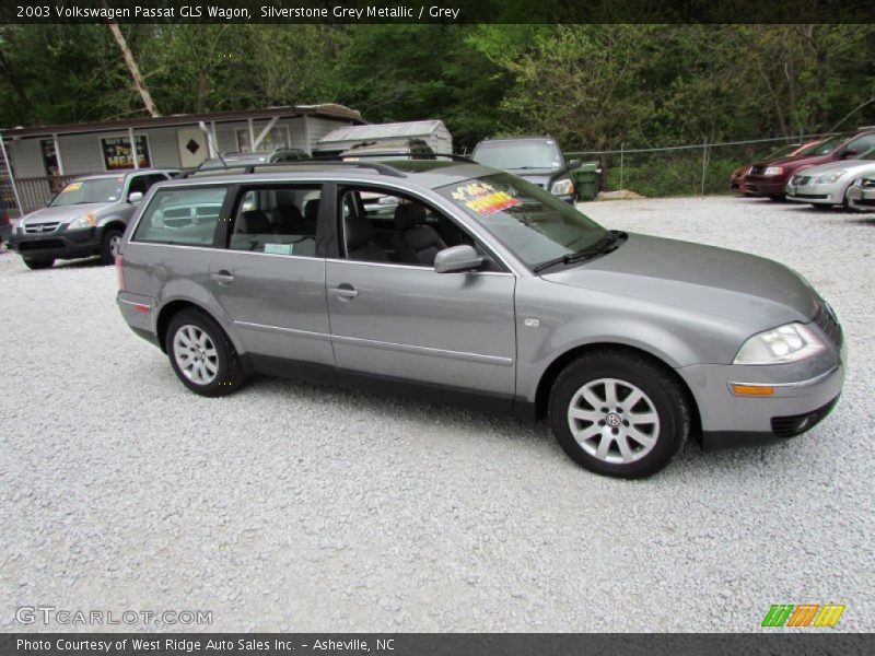 Front 3/4 View of 2003 Passat GLS Wagon