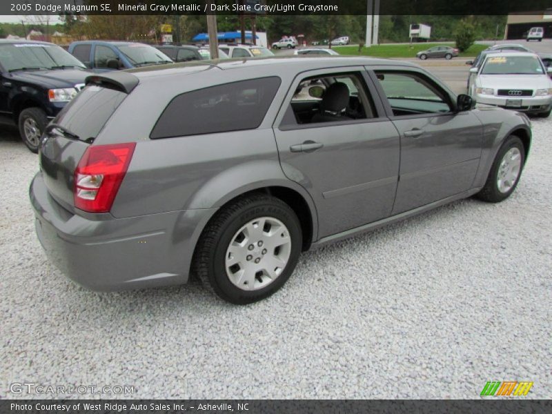 Mineral Gray Metallic / Dark Slate Gray/Light Graystone 2005 Dodge Magnum SE