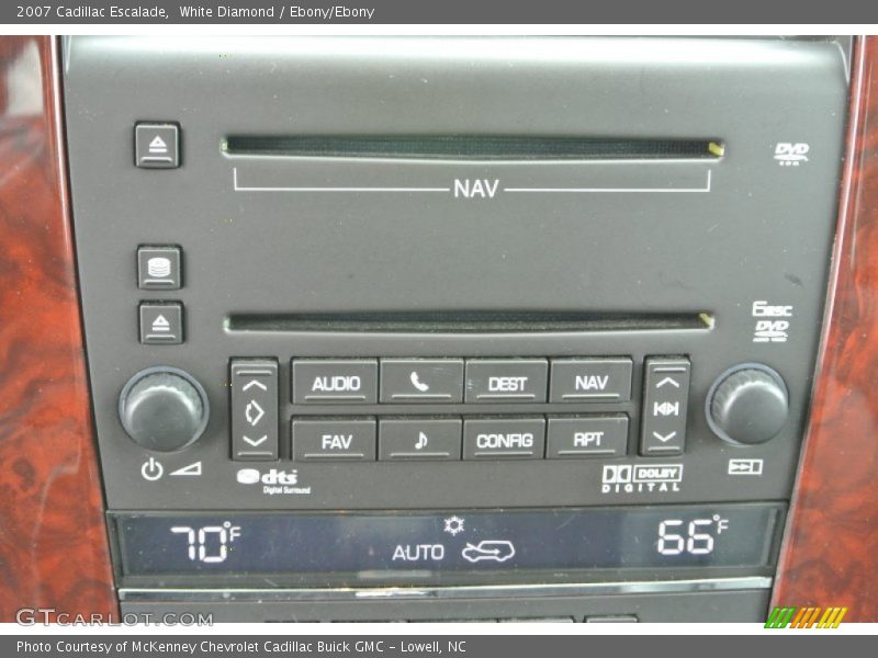 Controls of 2007 Escalade 