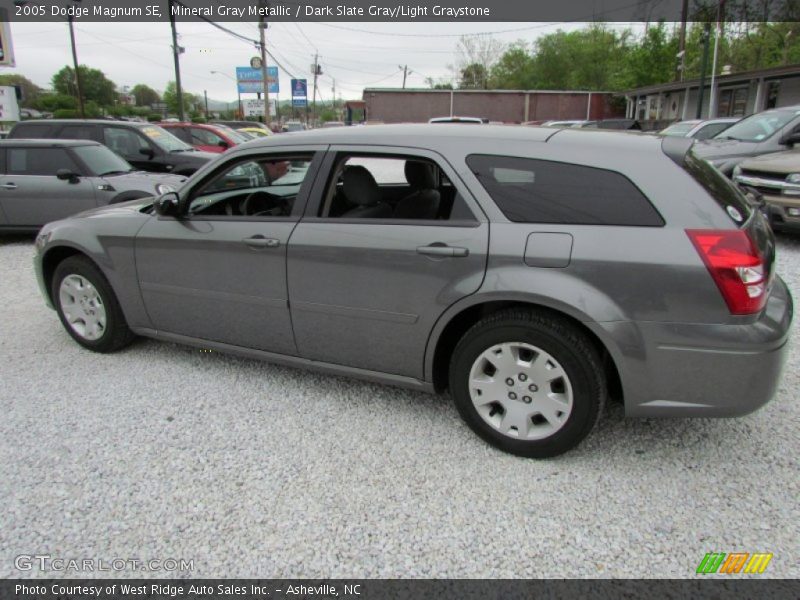 Mineral Gray Metallic / Dark Slate Gray/Light Graystone 2005 Dodge Magnum SE