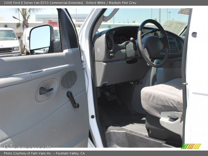Oxford White / Medium Flint Grey 2006 Ford E Series Van E350 Commercial Extended