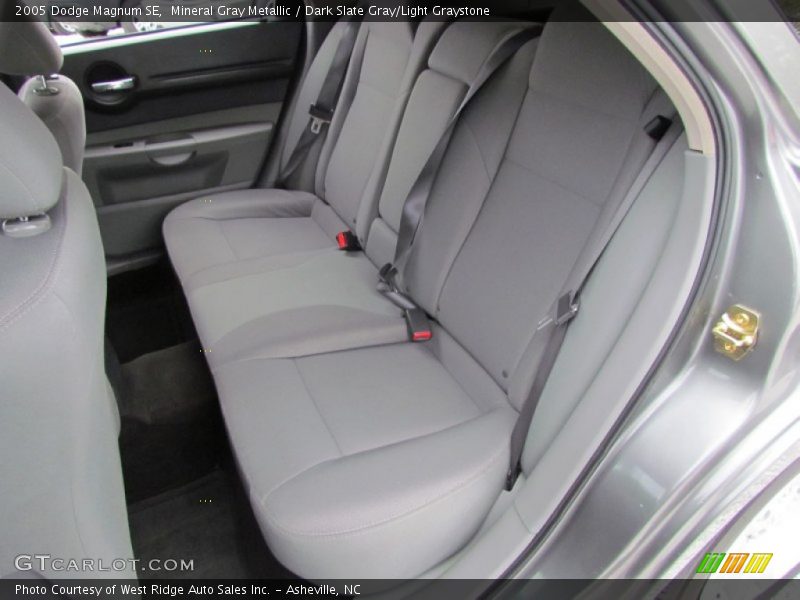 Mineral Gray Metallic / Dark Slate Gray/Light Graystone 2005 Dodge Magnum SE