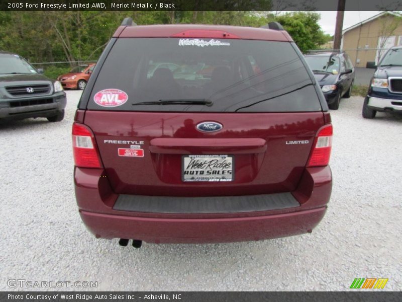 Merlot Metallic / Black 2005 Ford Freestyle Limited AWD
