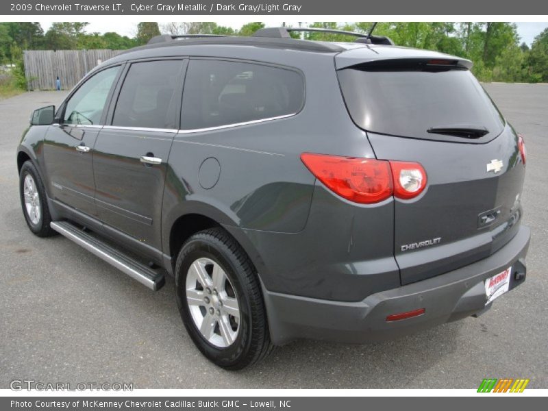 Cyber Gray Metallic / Dark Gray/Light Gray 2009 Chevrolet Traverse LT