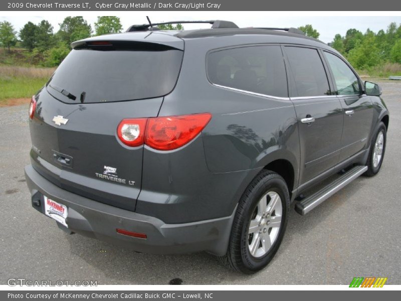 Cyber Gray Metallic / Dark Gray/Light Gray 2009 Chevrolet Traverse LT