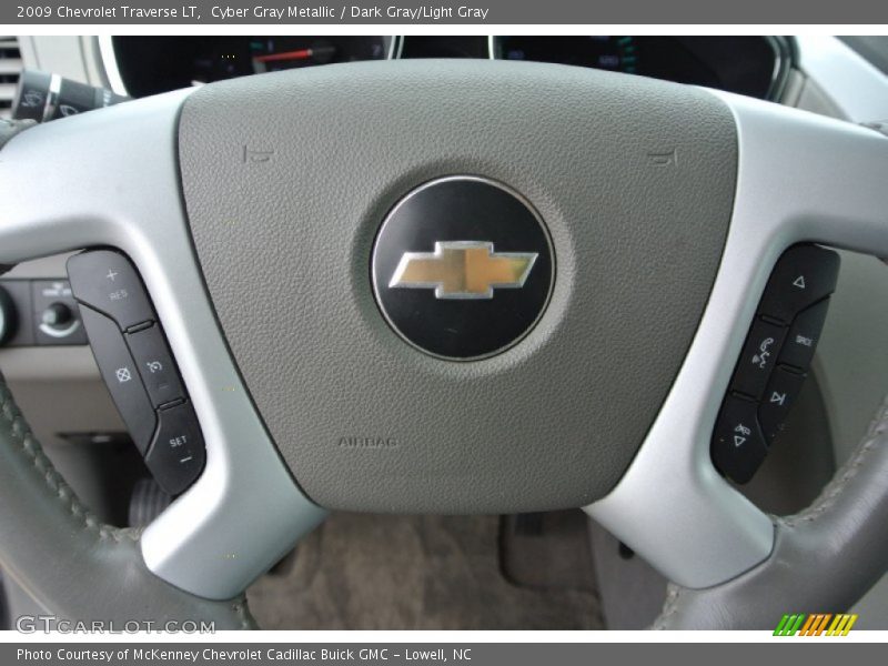 Cyber Gray Metallic / Dark Gray/Light Gray 2009 Chevrolet Traverse LT