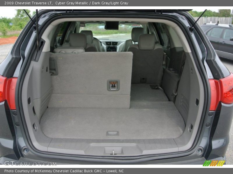  2009 Traverse LT Trunk