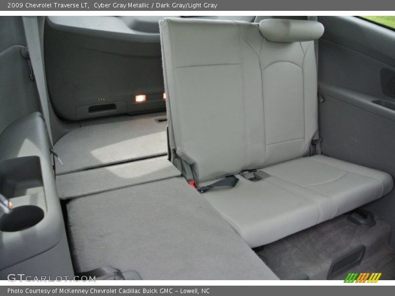 Cyber Gray Metallic / Dark Gray/Light Gray 2009 Chevrolet Traverse LT