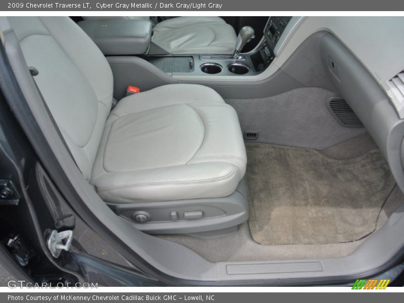 Cyber Gray Metallic / Dark Gray/Light Gray 2009 Chevrolet Traverse LT