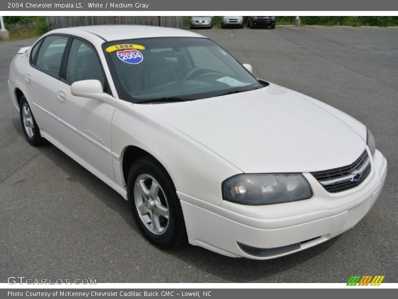 Front 3/4 View of 2004 Impala LS