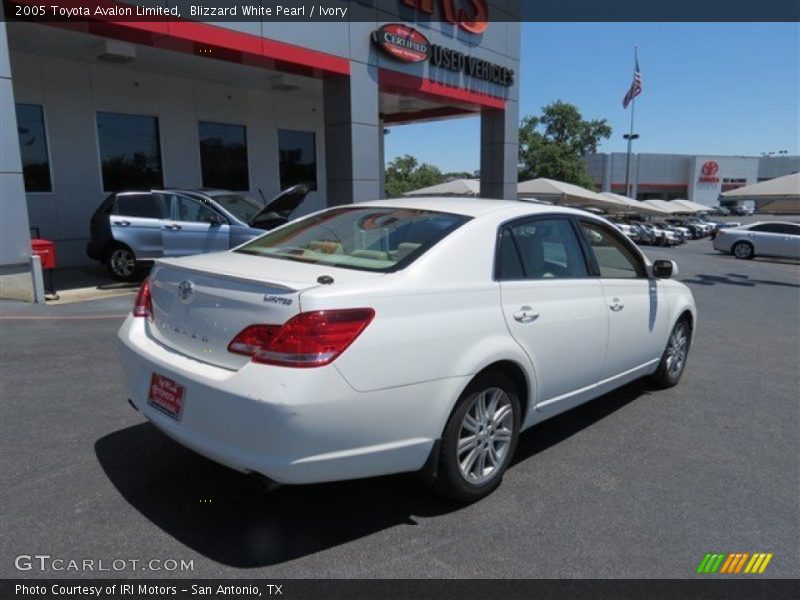 Blizzard White Pearl / Ivory 2005 Toyota Avalon Limited