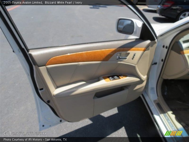 Blizzard White Pearl / Ivory 2005 Toyota Avalon Limited