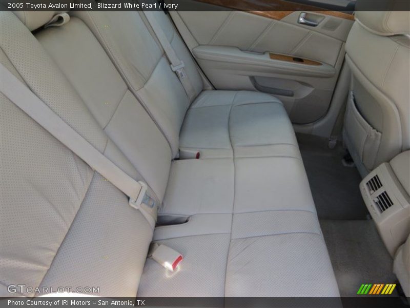 Blizzard White Pearl / Ivory 2005 Toyota Avalon Limited