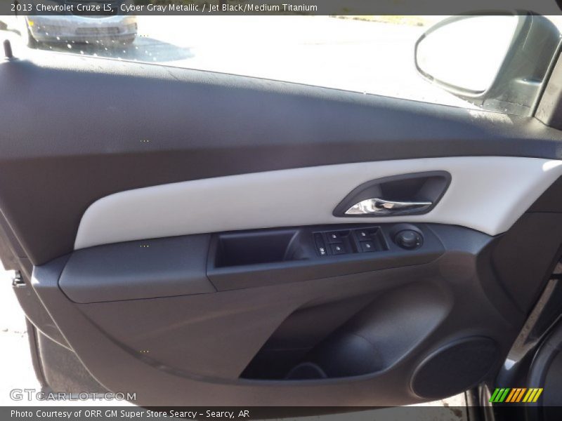 Cyber Gray Metallic / Jet Black/Medium Titanium 2013 Chevrolet Cruze LS