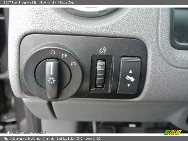 Controls of 2007 Freestyle SEL