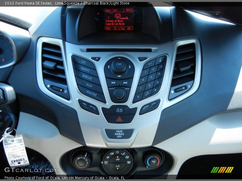 Lime Squeeze / Charcoal Black/Light Stone 2013 Ford Fiesta SE Sedan