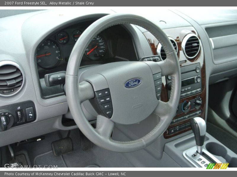  2007 Freestyle SEL Steering Wheel