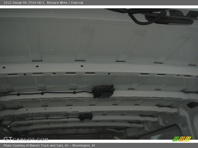 Blizzard White / Charcoal 2012 Nissan NV 2500 HD S
