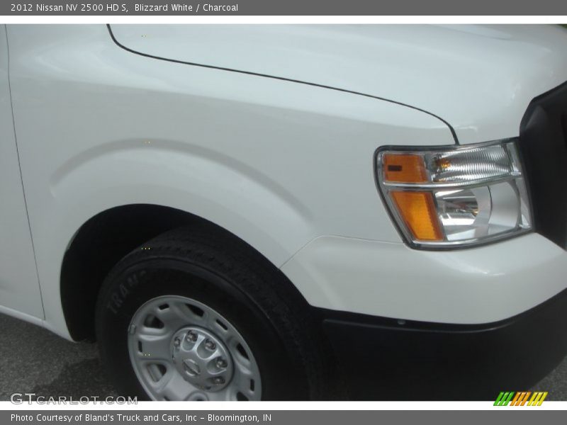 Blizzard White / Charcoal 2012 Nissan NV 2500 HD S