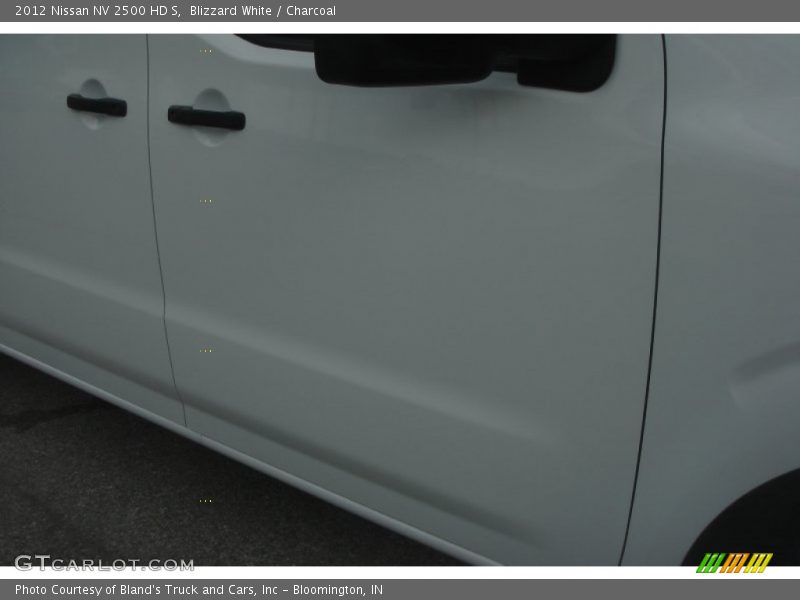 Blizzard White / Charcoal 2012 Nissan NV 2500 HD S