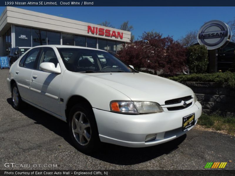Cloud White / Blond 1999 Nissan Altima SE Limited