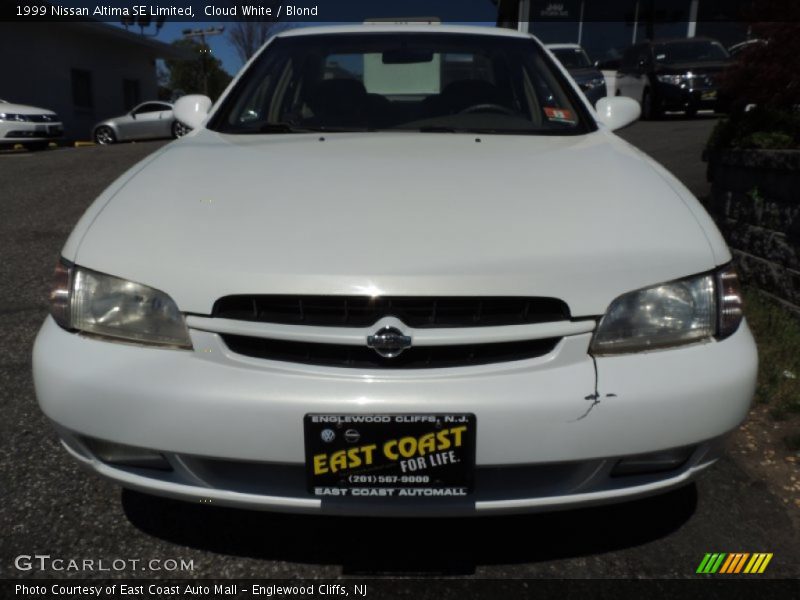 Cloud White / Blond 1999 Nissan Altima SE Limited