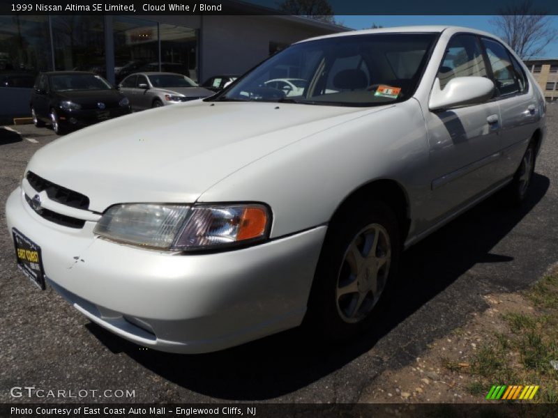 Cloud White / Blond 1999 Nissan Altima SE Limited