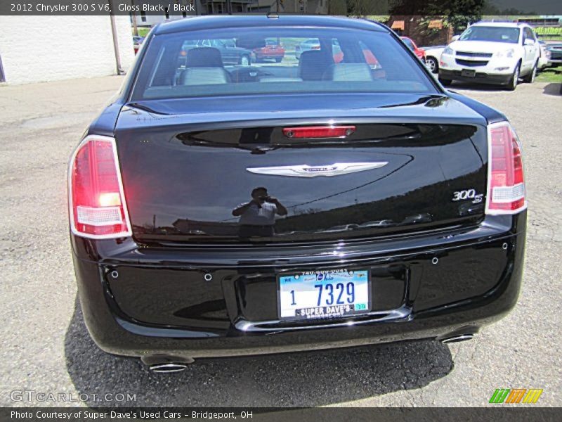 Gloss Black / Black 2012 Chrysler 300 S V6