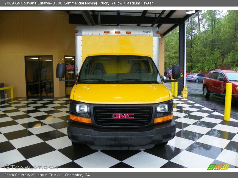 Yellow / Medium Pewter 2009 GMC Savana Cutaway 3500 Commercial Moving Truck