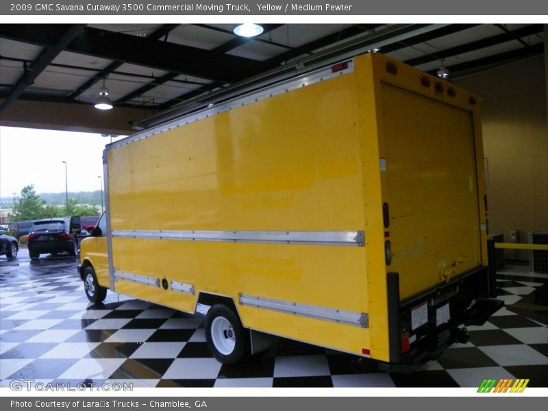 Yellow / Medium Pewter 2009 GMC Savana Cutaway 3500 Commercial Moving Truck