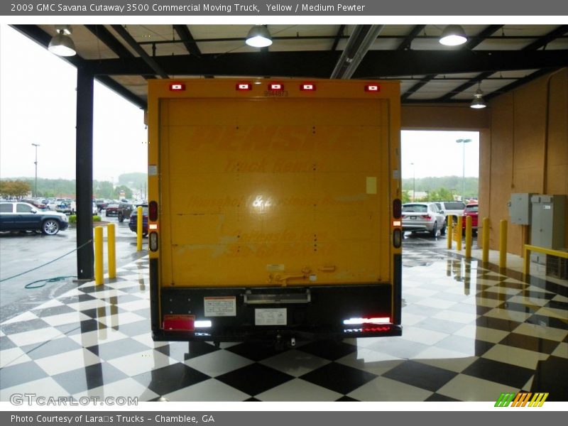 Yellow / Medium Pewter 2009 GMC Savana Cutaway 3500 Commercial Moving Truck