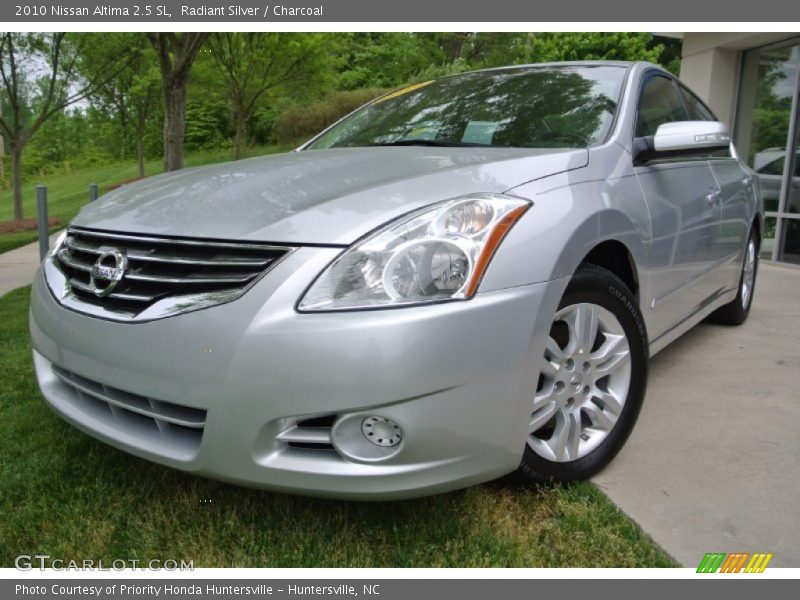 Radiant Silver / Charcoal 2010 Nissan Altima 2.5 SL