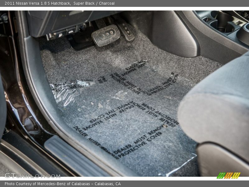 Super Black / Charcoal 2011 Nissan Versa 1.8 S Hatchback
