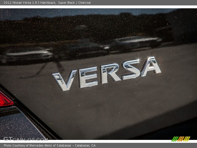 Super Black / Charcoal 2011 Nissan Versa 1.8 S Hatchback