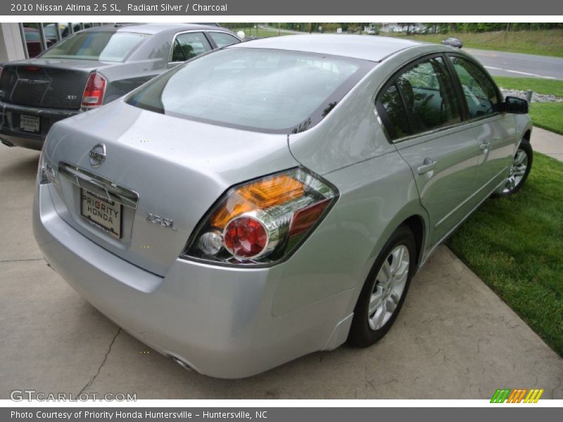 Radiant Silver / Charcoal 2010 Nissan Altima 2.5 SL
