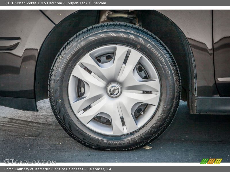 Super Black / Charcoal 2011 Nissan Versa 1.8 S Hatchback