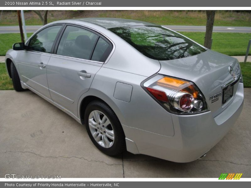 Radiant Silver / Charcoal 2010 Nissan Altima 2.5 SL