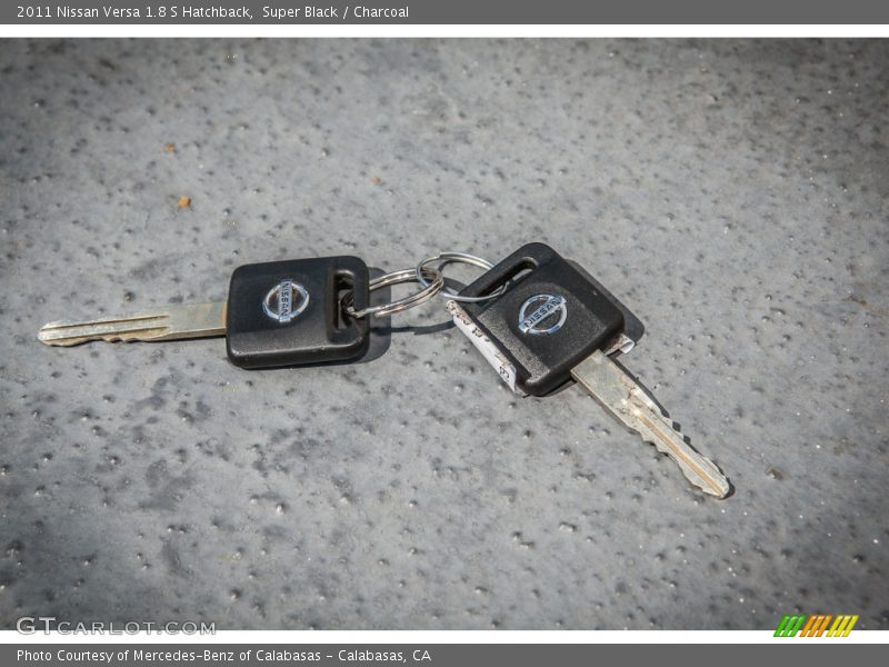 Super Black / Charcoal 2011 Nissan Versa 1.8 S Hatchback