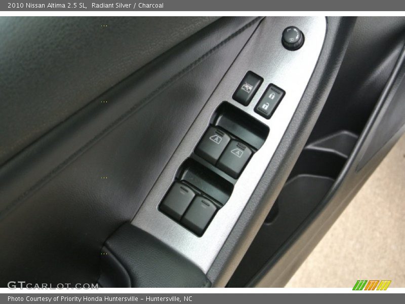 Radiant Silver / Charcoal 2010 Nissan Altima 2.5 SL