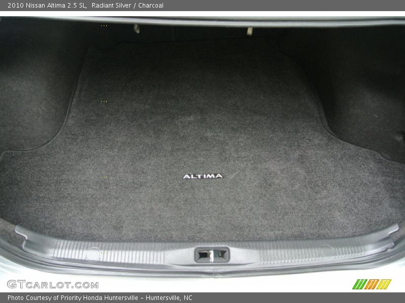 Radiant Silver / Charcoal 2010 Nissan Altima 2.5 SL