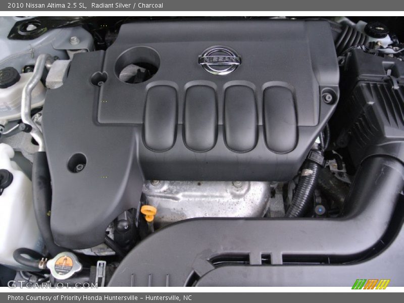 Radiant Silver / Charcoal 2010 Nissan Altima 2.5 SL